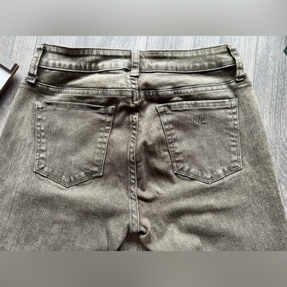 Wash lab cotton poly stretch skinny jeans in a rustic olive color. Size 25 - Picture 4 of 11